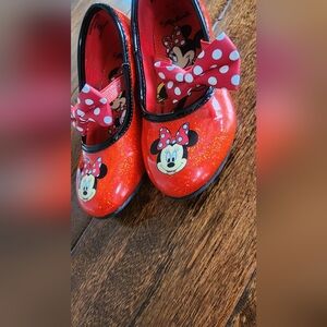 Minnie mickey shoes ♡ size 9 little girls . Like new !!